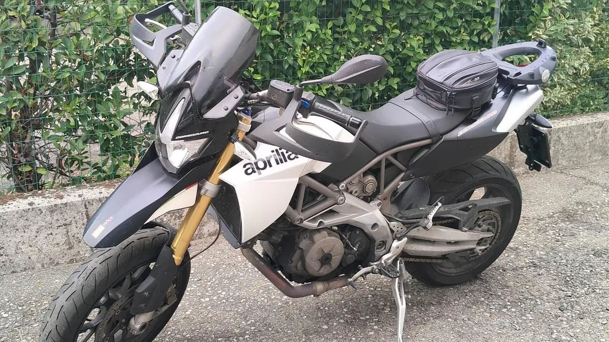 Aprilia Dorsoduro 750 (2009 - 14)  (2)