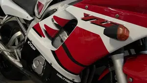 Yamaha YZF R6 (1999 - 00)  (2)