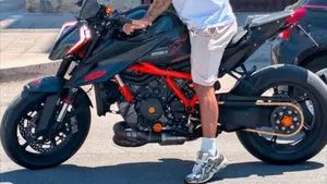 KTM 1290 Super Duke R (2021) 