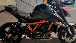 KTM 1290 Super Duke R (2021)  (4)