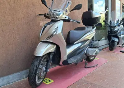 Piaggio Beverly 400 ABS-ASR (2021 - 24) - Annuncio 10089521