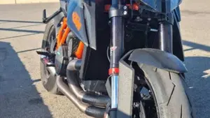 KTM 1290 Super Duke R (2021)  (6)