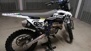 Husqvarna FC 350 (2024)  (3)