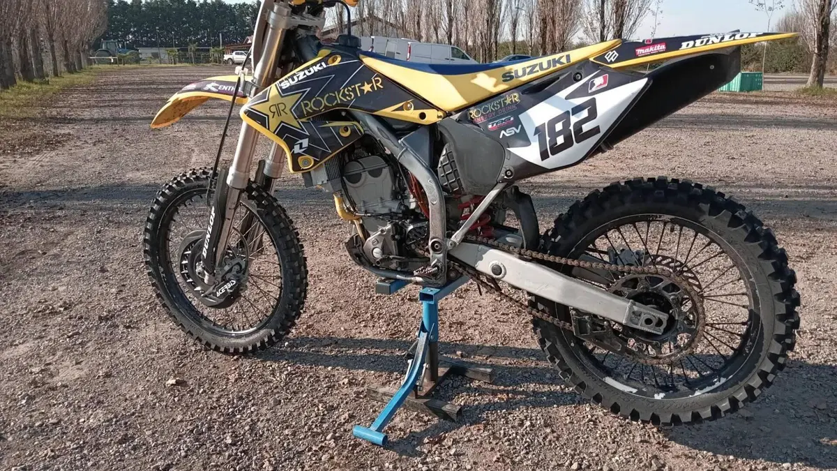 Suzuki RM-Z 250 (2005 - 06)  (2)