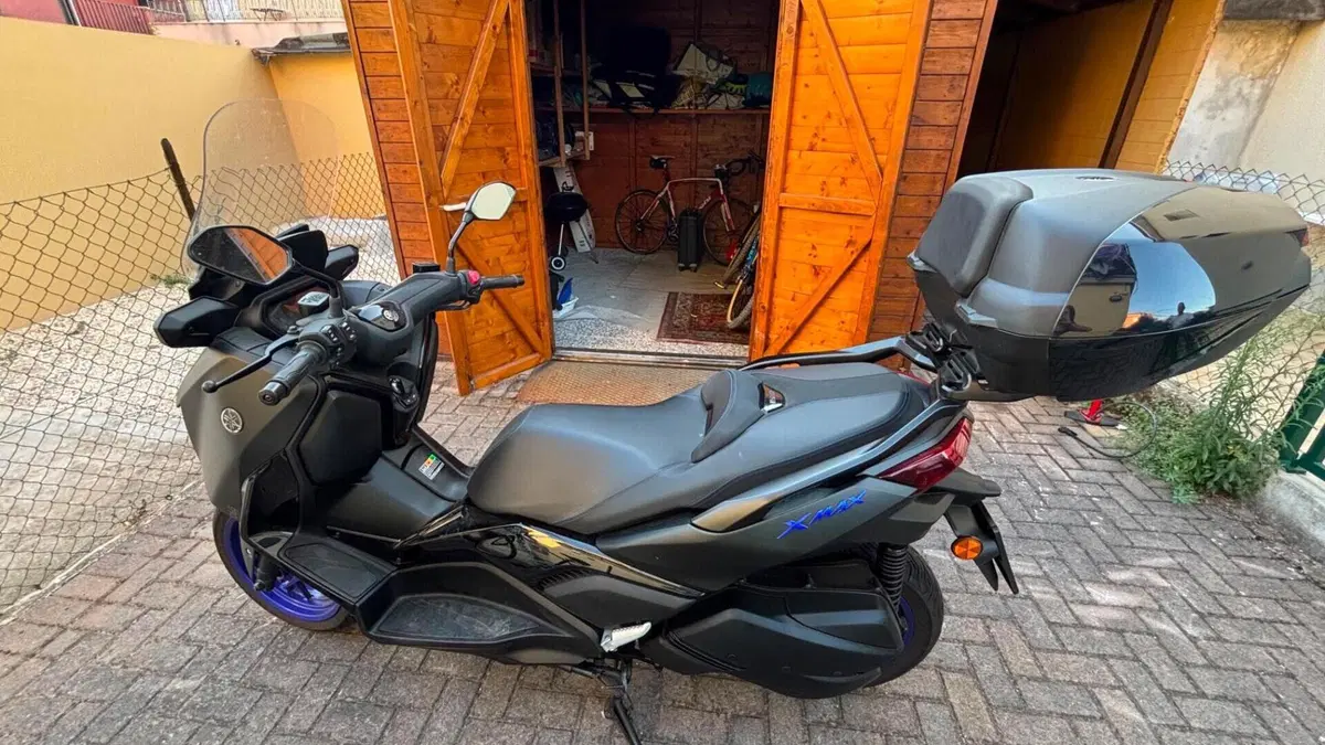 Yamaha X-Max 300 (2025 - 26)  (2)