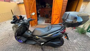 Yamaha X-Max 300 (2025 - 26)  (2)