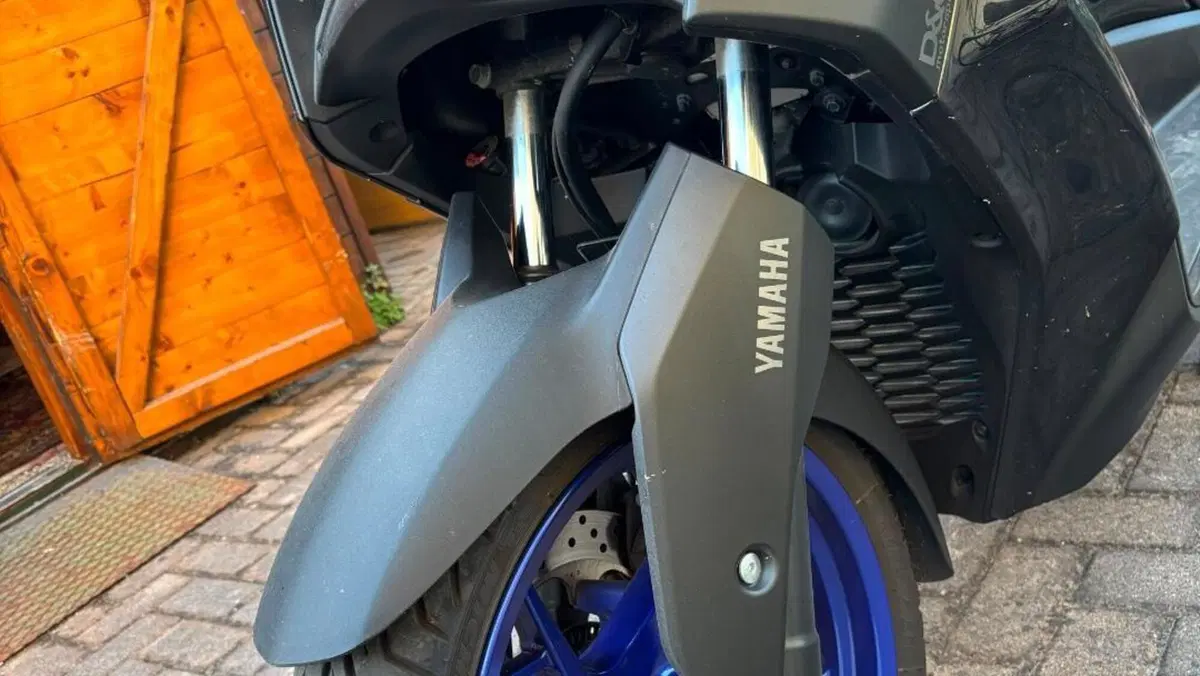 Yamaha X-Max 300 (2025 - 26)  (7)