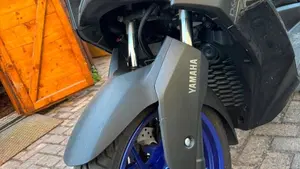 Yamaha X-Max 300 (2025 - 26)  (7)