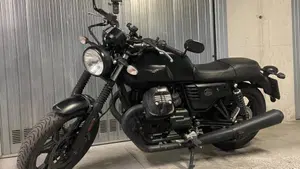 Moto Guzzi V7 III Stone (2017 - 20) 