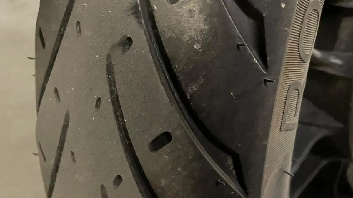 Moto Guzzi V7 III Stone (2017 - 20)  (7)