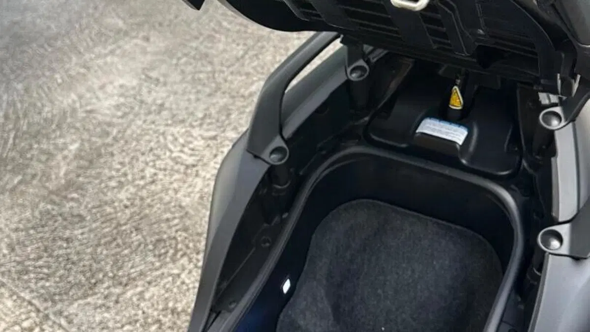 Yamaha T-Max 560 (2025 - 26)  (7)