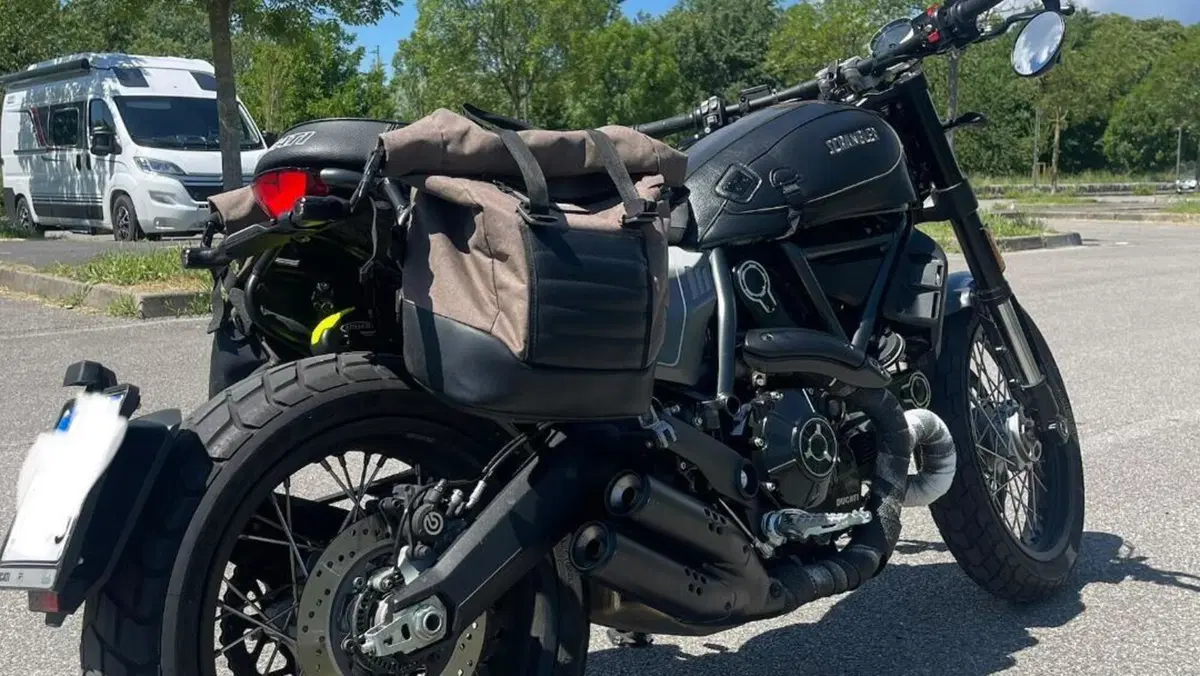 Ducati Scrambler 800 Night Shift (2021 - 22)  (9)