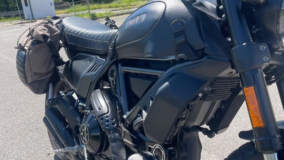 Ducati Scrambler 800 Night Shift (2021 - 22)  (16)