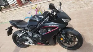 Honda CBR 650 R (2024 - 26)  (2)