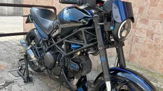 Ducati Monster 600 Dark (1998 - 01)