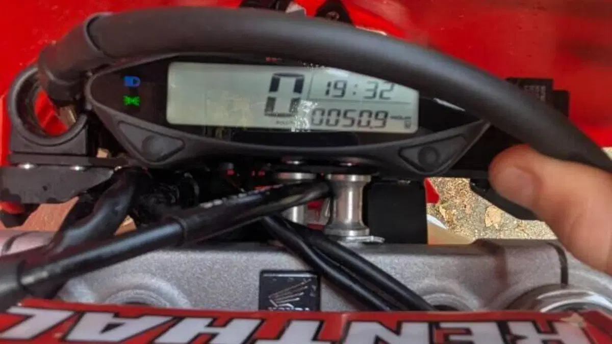 Honda CRF 300RX Enduro (2023)  (8)