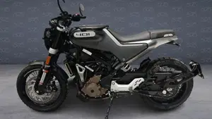 Husqvarna Svartpilen 401 (2021 - 23)  (2)