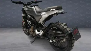 Husqvarna Svartpilen 401 (2021 - 23)  (4)