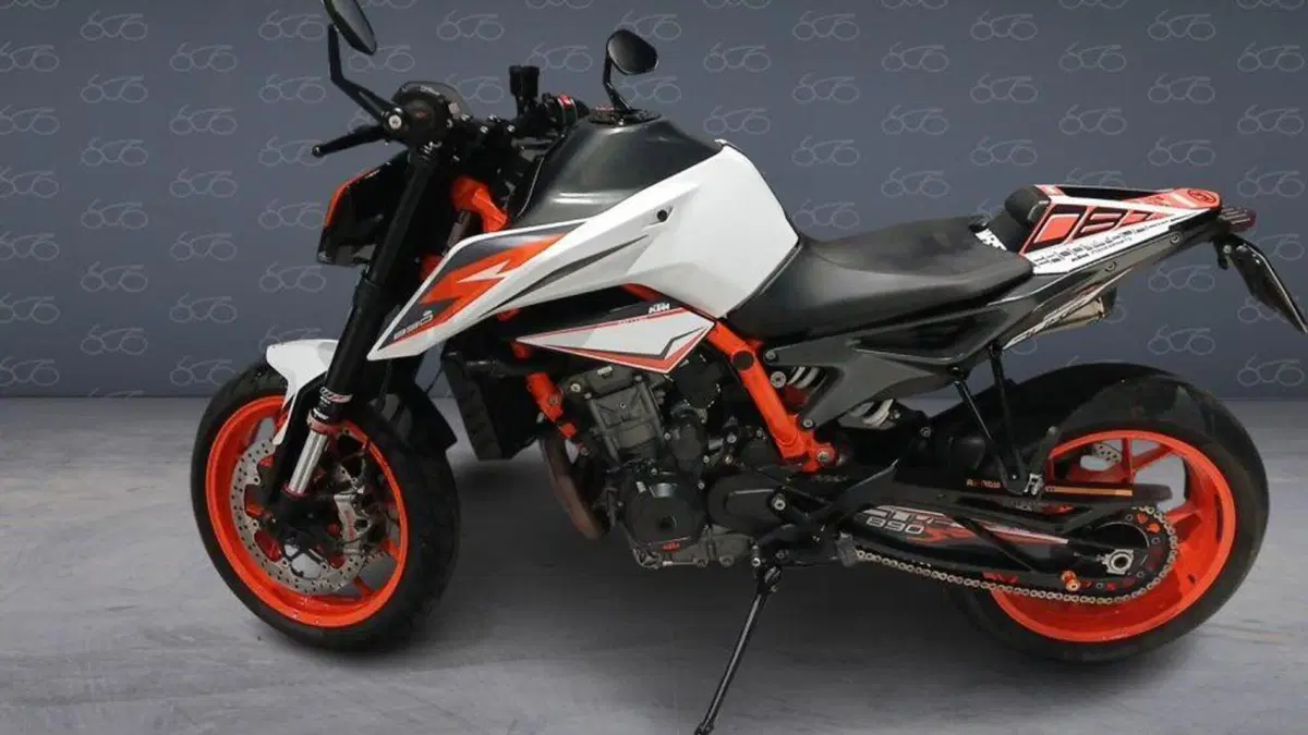 KTM 890 Duke R (2020)  (2)