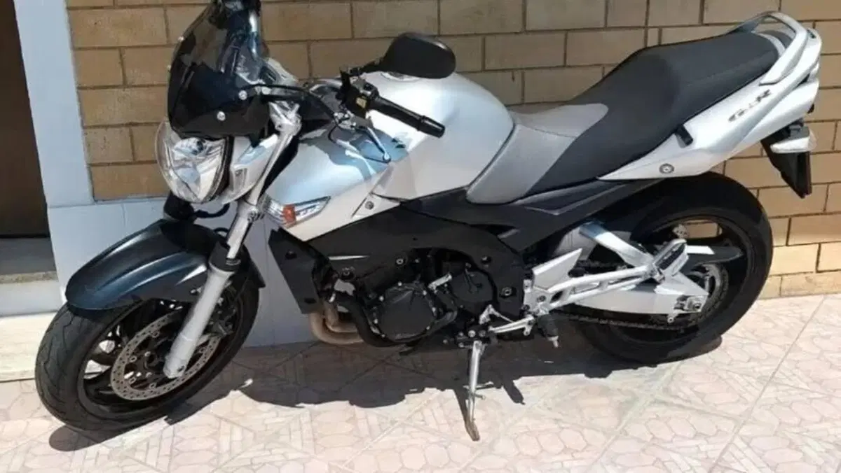 Suzuki GSR 600 (2006 - 11)  (3)
