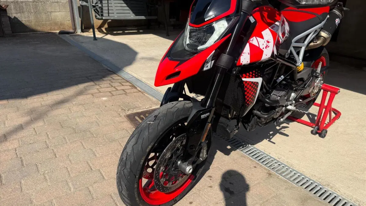 Ducati Hypermotard 950 RVE (2022 - 25)  (10)