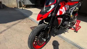 Ducati Hypermotard 950 RVE (2022 - 25)  (10)