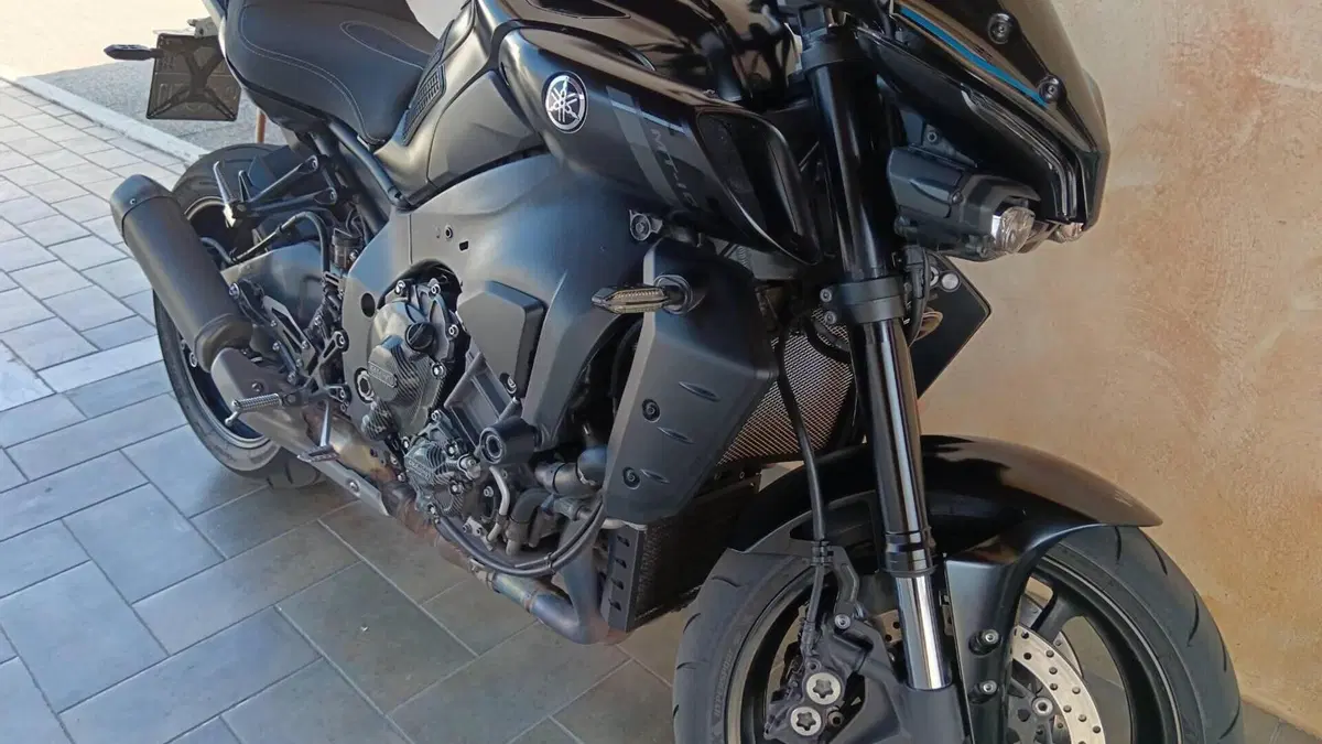 Yamaha MT-10 (2022 - 26)  (2)
