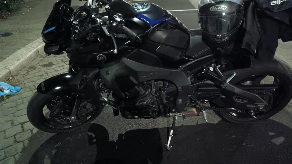 Yamaha MT-10 (2022 - 26)  (5)