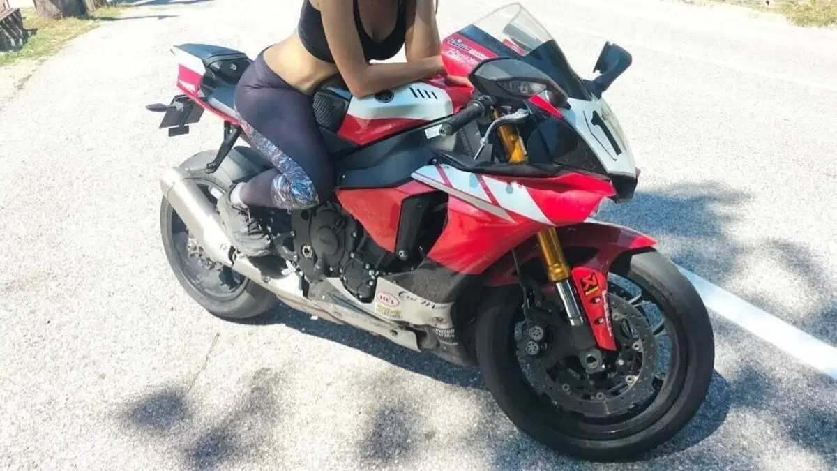 Yamaha YZF R1 (2017 - 19)  (2)