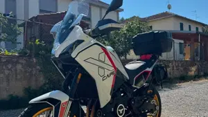 Moto Morini X-Cape 700 Gold Edition (2025 - 26)  (4)