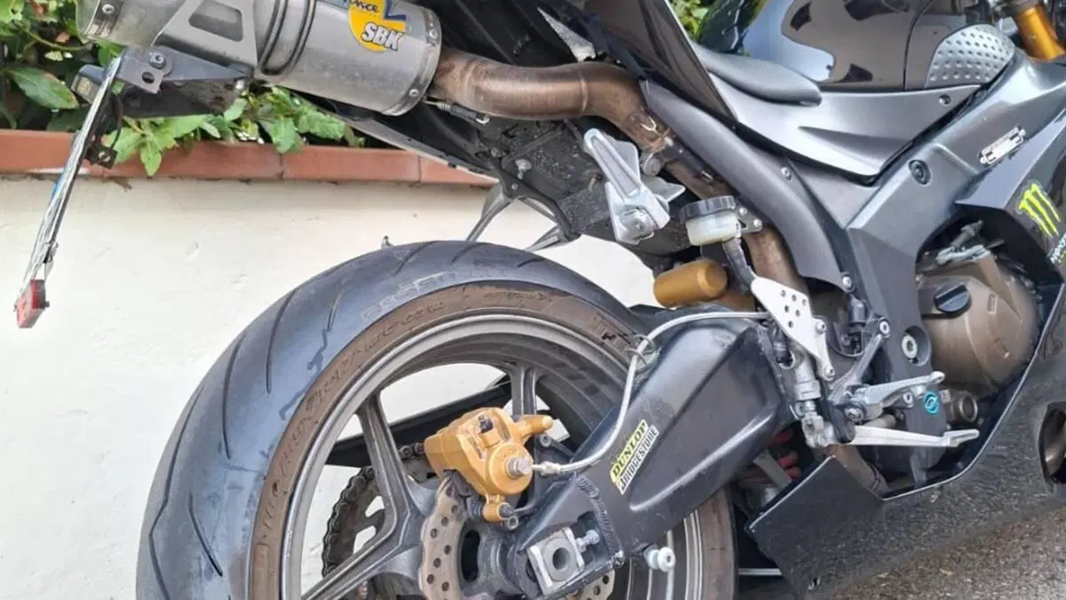 Kawasaki Ninja 636 ZX-6R (2005 - 06)  (4)