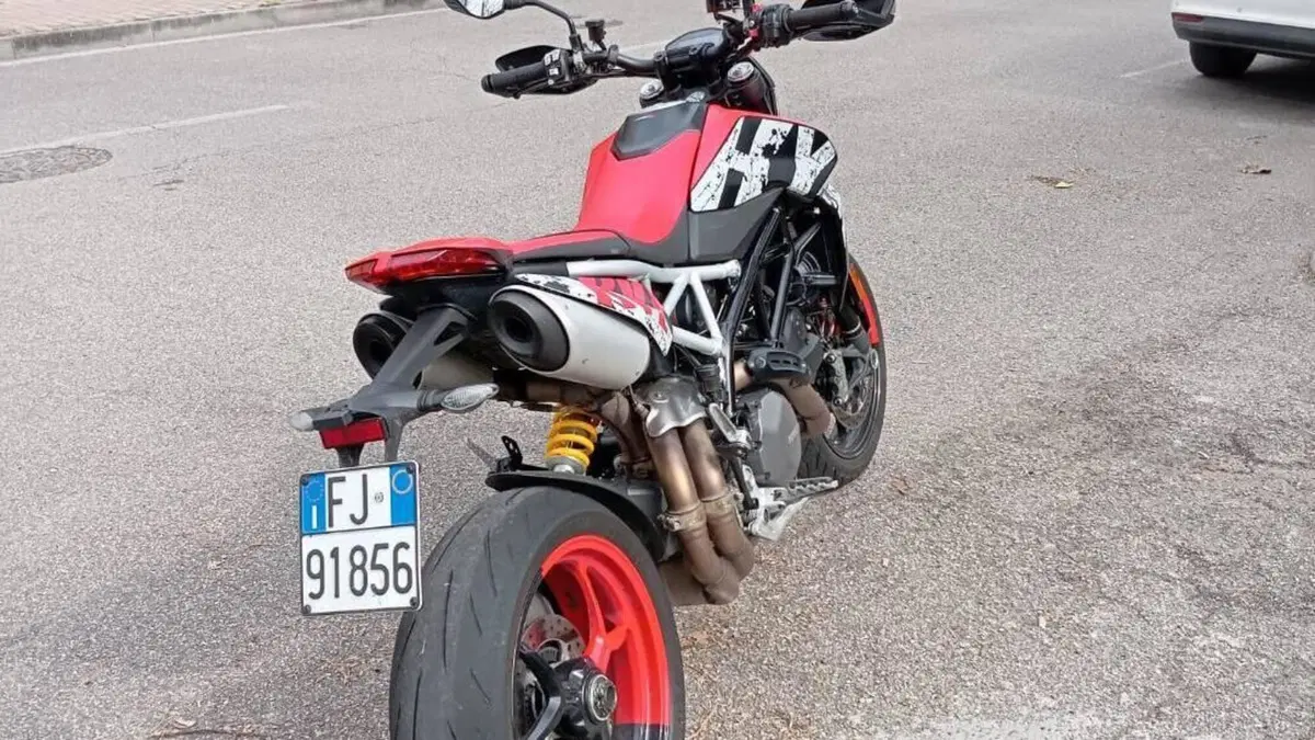 Ducati Hypermotard 950 RVE (2022 - 25)  (2)