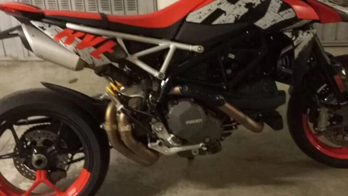 Ducati Hypermotard 950 RVE (2022 - 25)  (4)