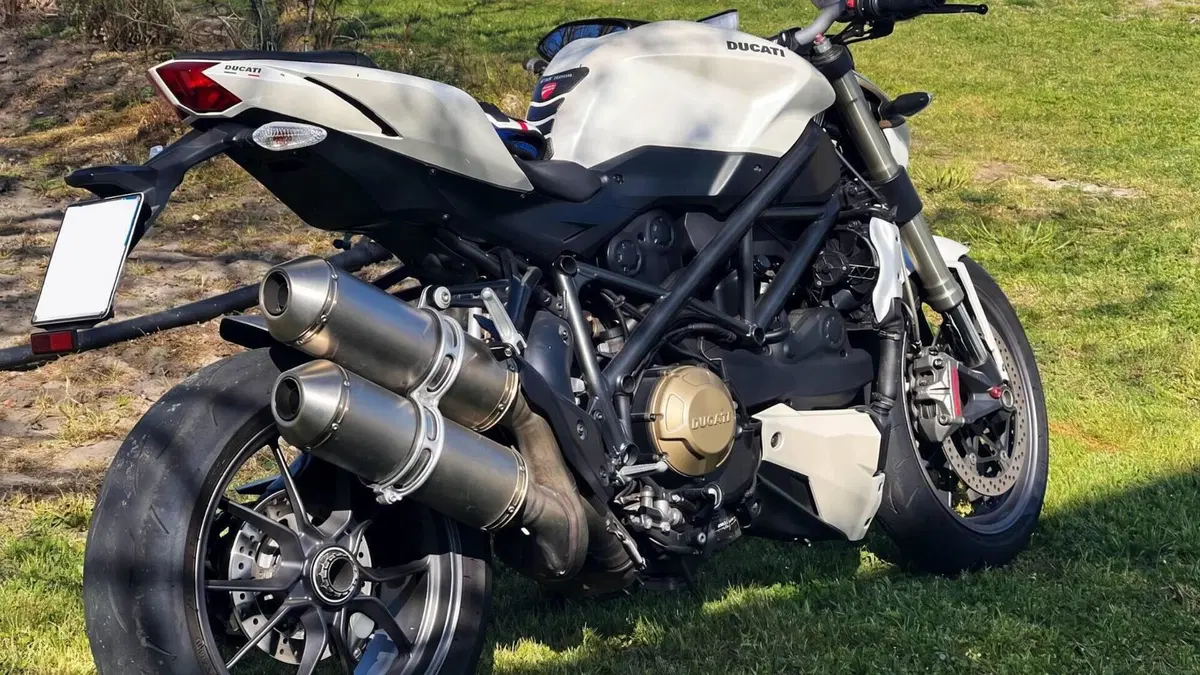 Ducati Streetfighter (2009 - 12)  (3)
