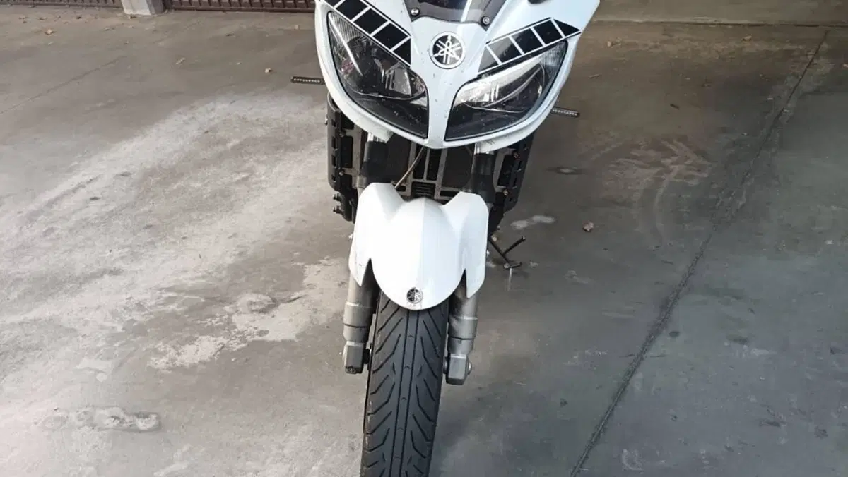 Yamaha FZS 1000 Fazer  (3)