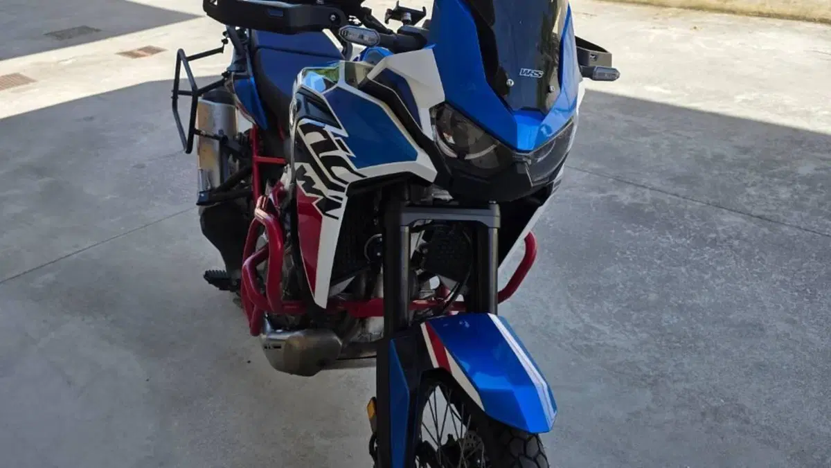 Honda Africa Twin CRF 1100L (2022 - 23)  (3)