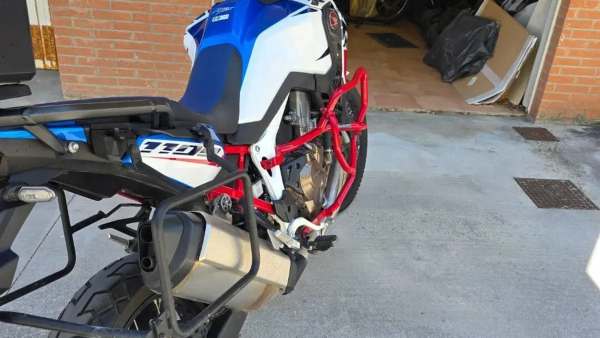 Honda Africa Twin CRF 1100L (2022 - 23)  (4)