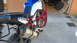 Honda Africa Twin CRF 1100L (2022 - 23)  (4)