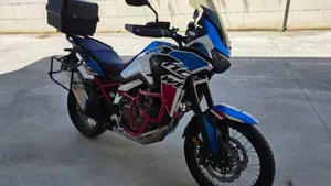 Honda Africa Twin CRF 1100L (2022 - 23)  (10)