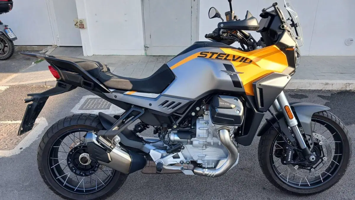 Moto Guzzi Stelvio (2024 - 26)  (2)