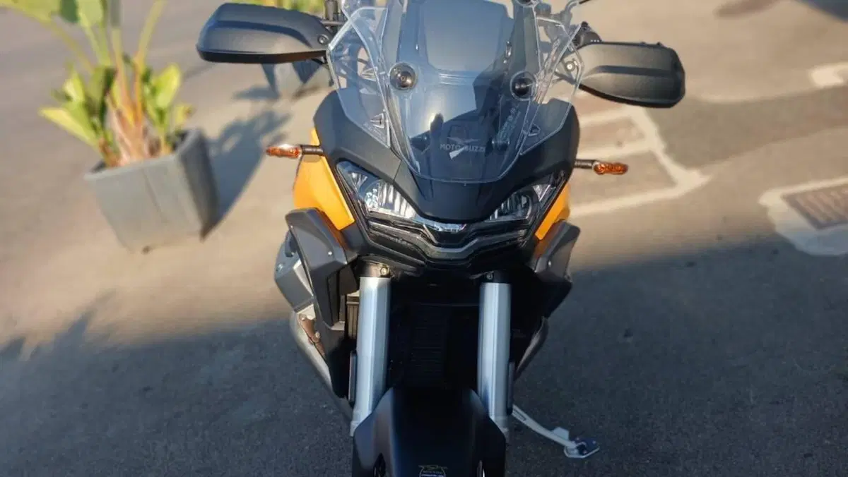 Moto Guzzi Stelvio (2024 - 26)  (4)