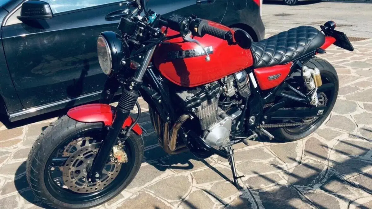 Suzuki GSX 1200  (6)