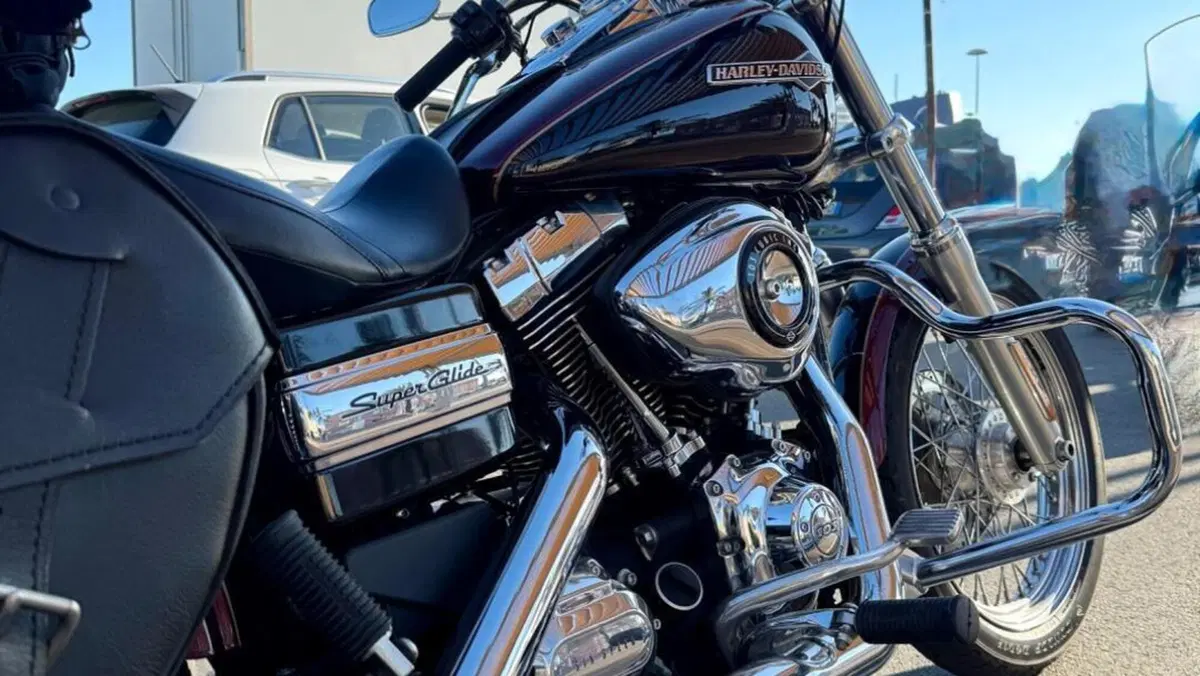 Harley-Davidson 1690 Super Glide Custom (2014) - FXDC  (3)