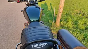 Triumph Speed Twin 900 (2023 - 24)  (2)
