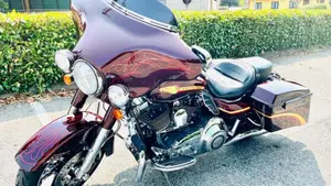 Harley-Davidson 1800 Street Glide (2010 - 11) - FLHXSE  (4)