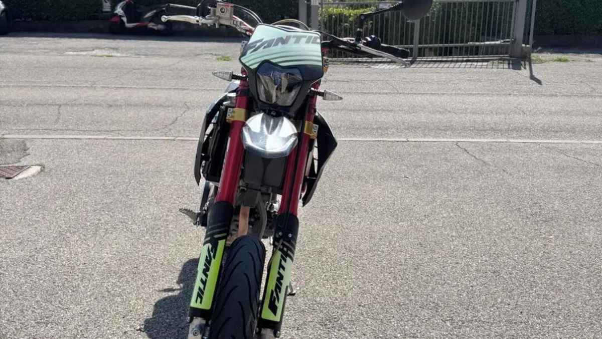 Fantic Motor Motard 125 Competition 4t (2020)  (2)