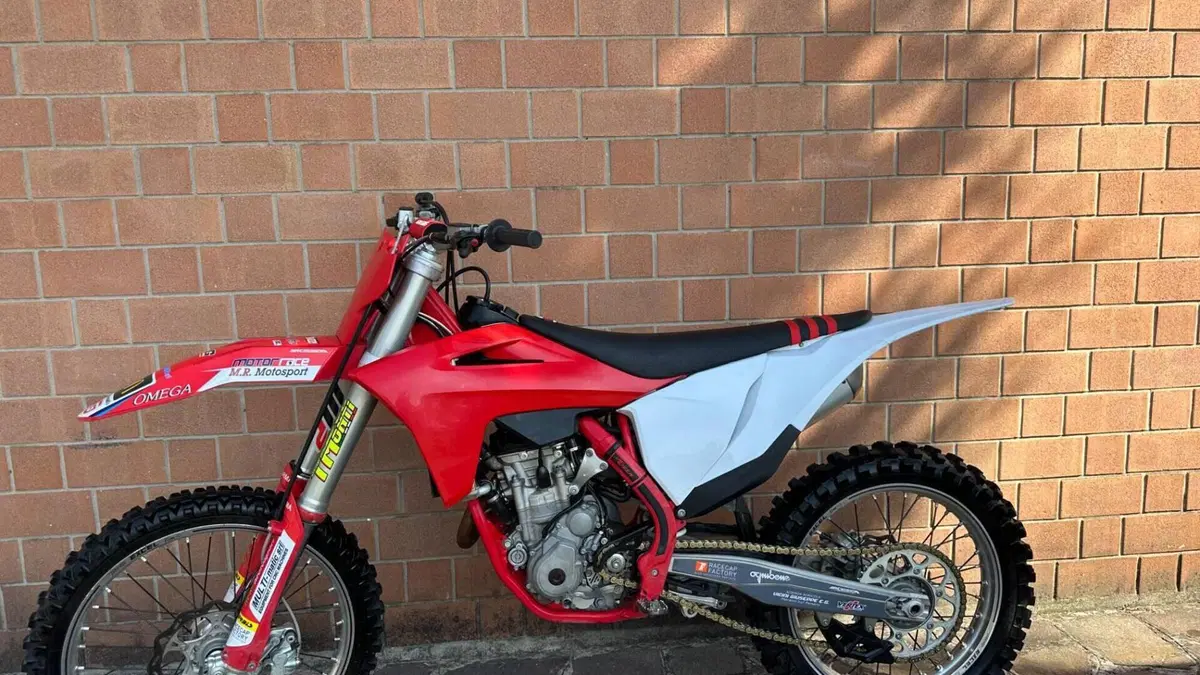 GASGAS MC 250 F (2022)  (2)