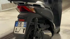 Honda SH 300 i ABS (2016 - 20)  (4)