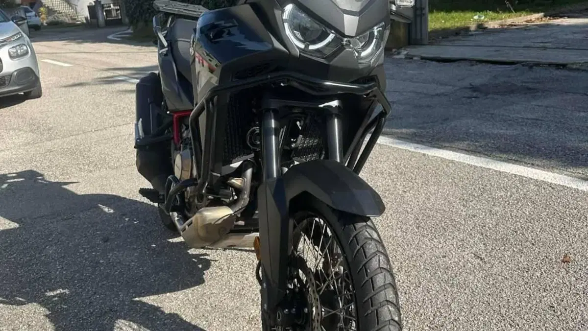 Honda Africa Twin CRF 1100L ES (2024 - 26)  (2)