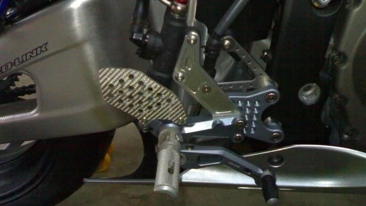 Honda CBR 600 RR (2005 - 06)  (4)